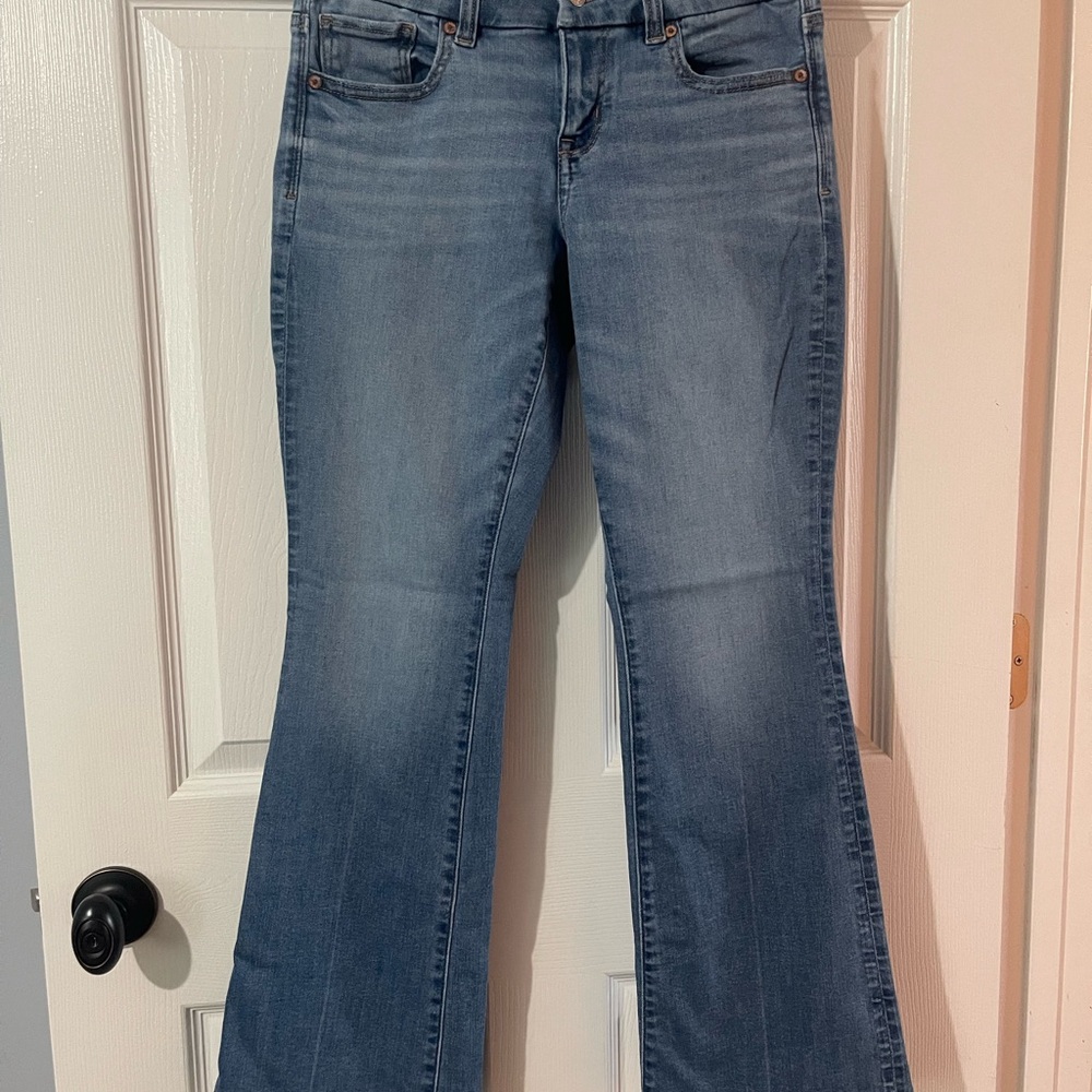 American Eagle Outfitters Classic Blue Boot Cut Jeans 4 short